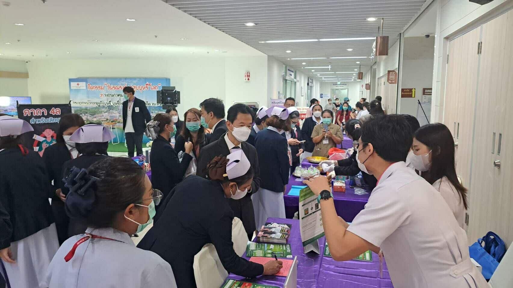Chon Buri hospital declares war on big tobacco and e-cigs | News by Thaiger