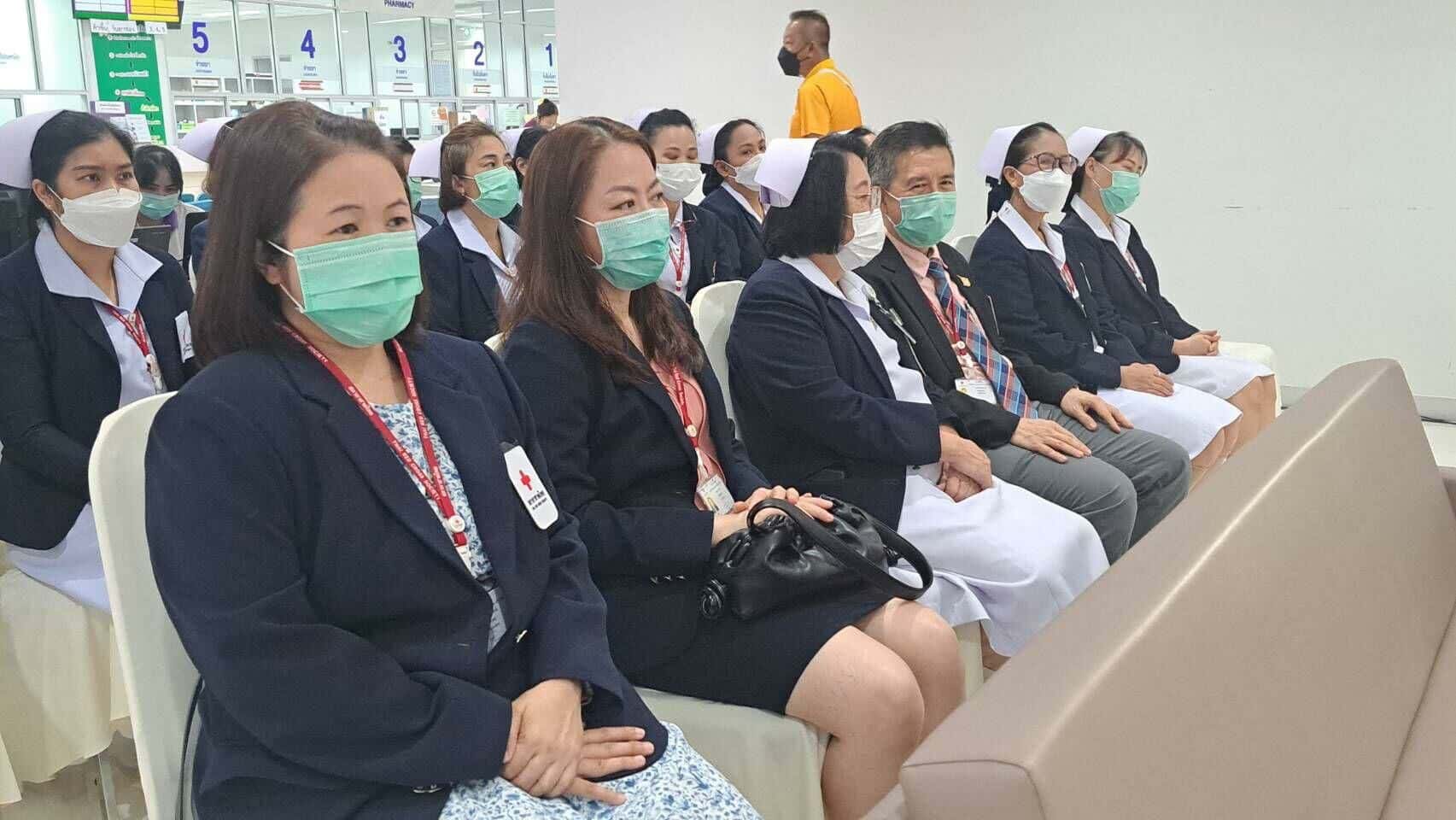 Chon Buri hospital declares war on big tobacco and e-cigs | News by Thaiger