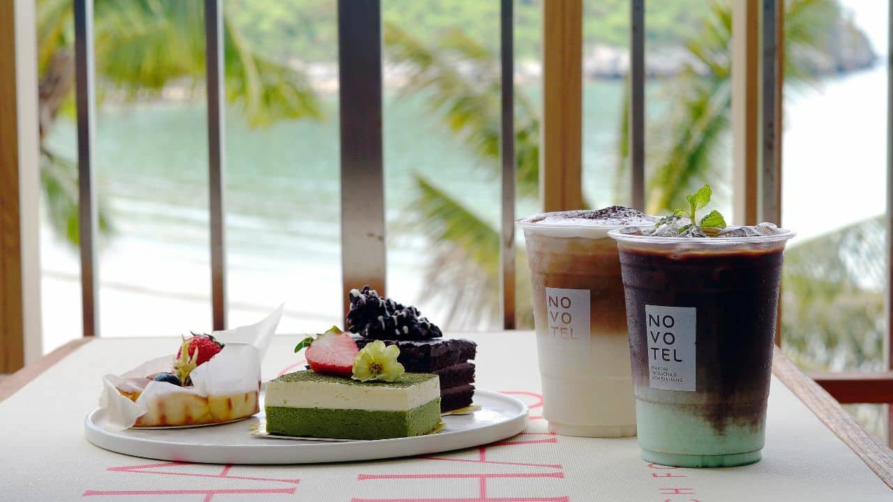 The drinks and dessert available at Gourmet Bar Hat Tham Phang