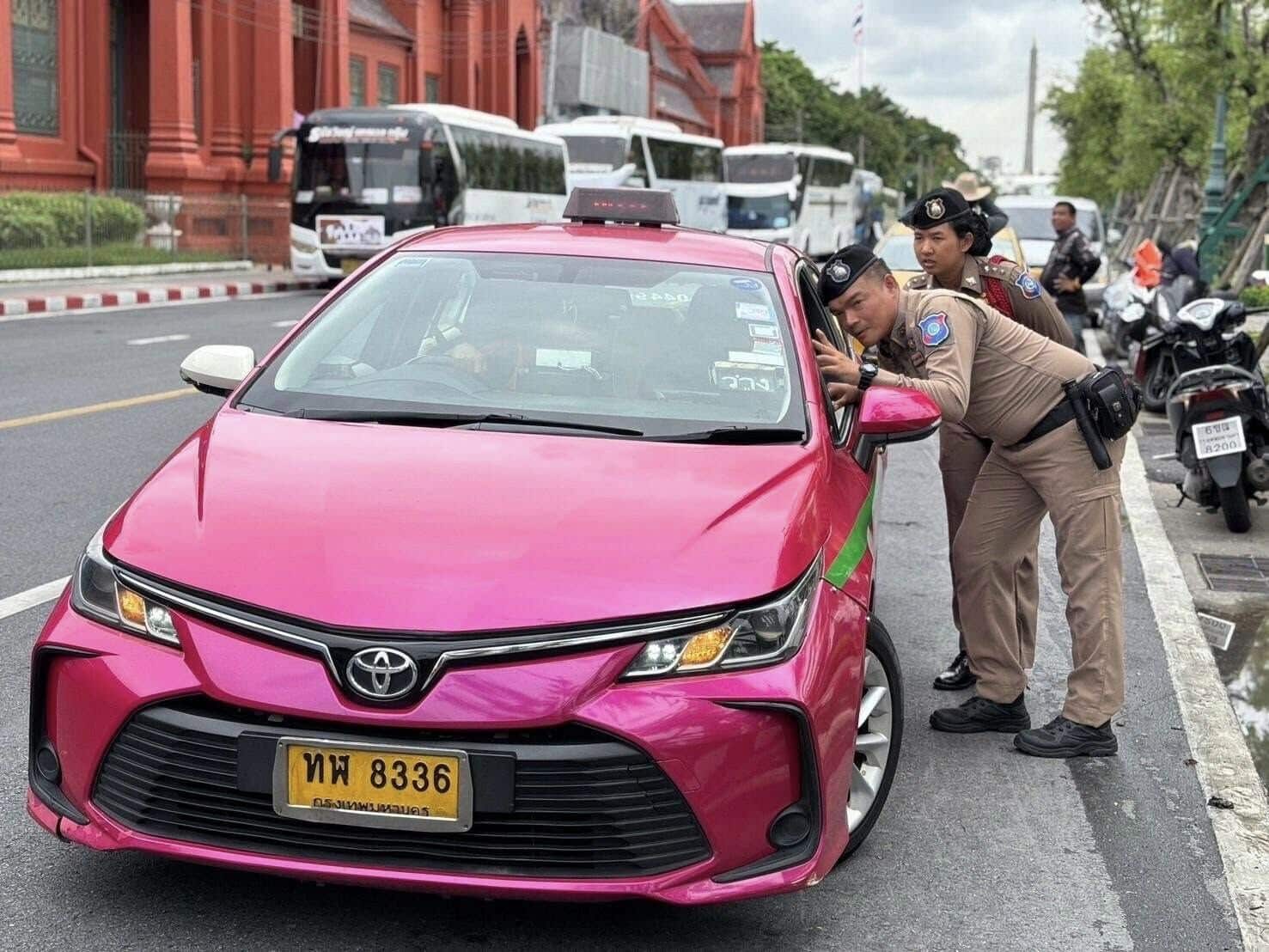 Bangkok taxi crackdown nets 76 drivers for cheating and refusals | News by Thaiger