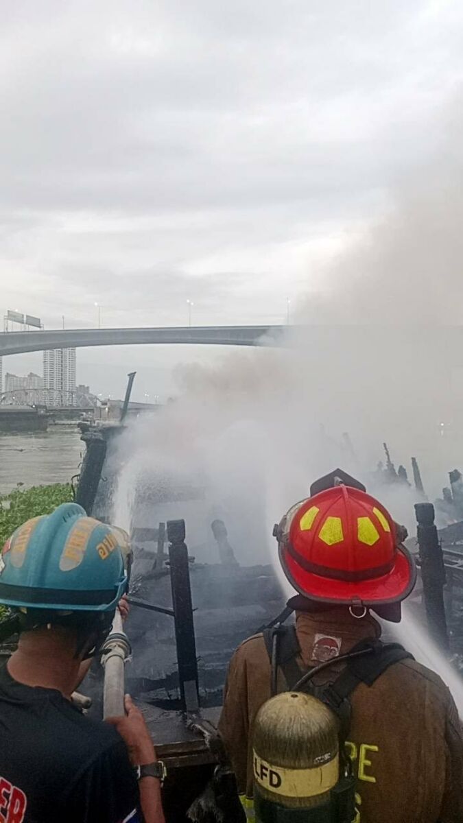 Blaze at Bangkok luxury resort pier torches two boats (video) | News by Thaiger
