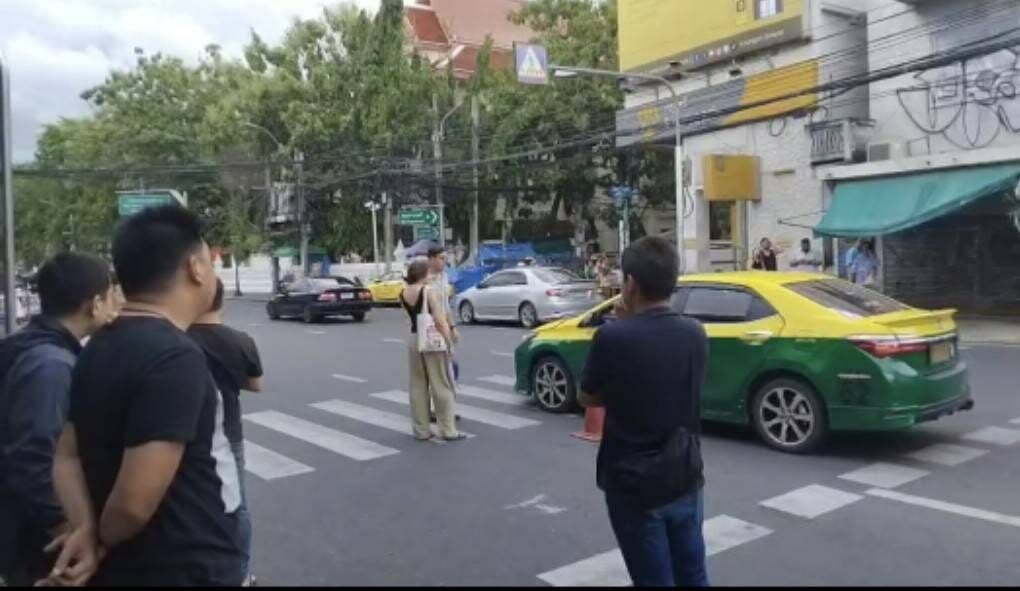 Bangkok taxi crackdown nets 76 drivers for cheating and refusals | News by Thaiger