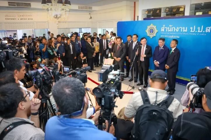 Thaksin holds firm as Pheu Thai plans Cabinet shake-up | News by Thaiger