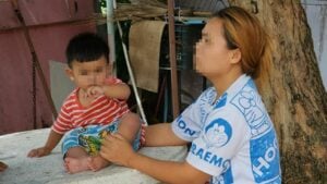 Desperate Thai mother offers to sell organs to keep son alive