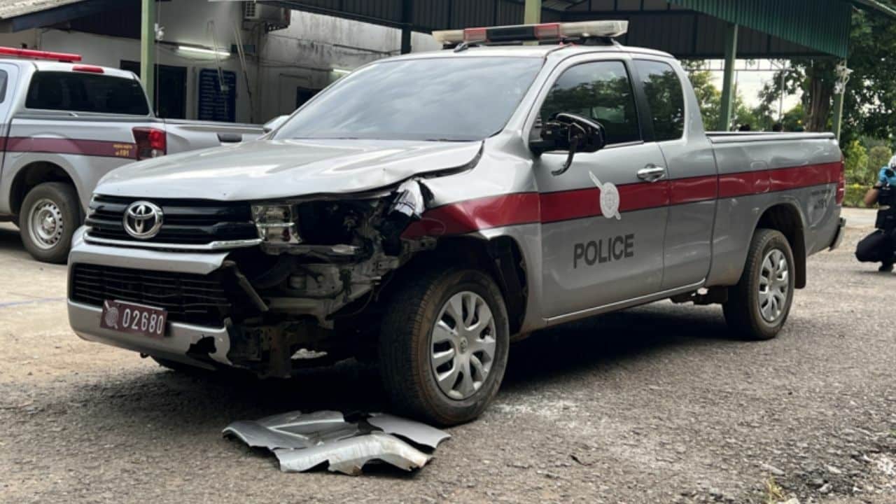 Drunk police crashes pickup