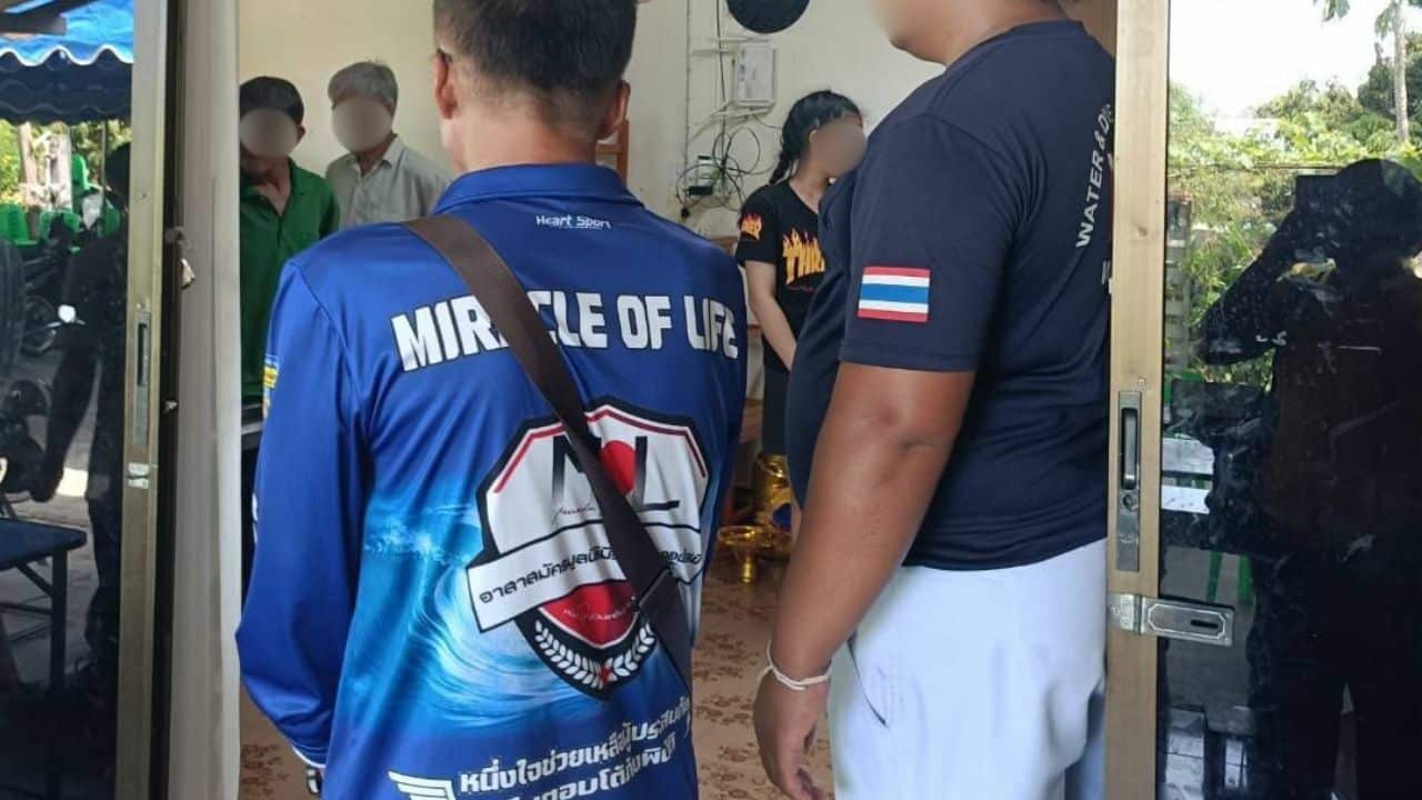 Rescue crashes and kills Thai woman