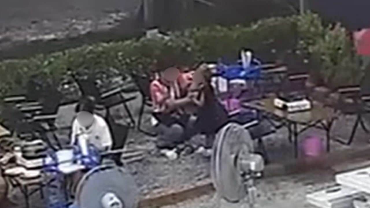 Thai mother abused daughter in restaurant