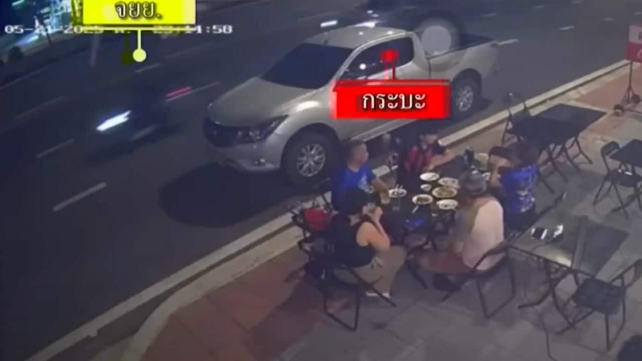Deadly accident in Nonthaburi allegedly motivated by tailgating by pickup