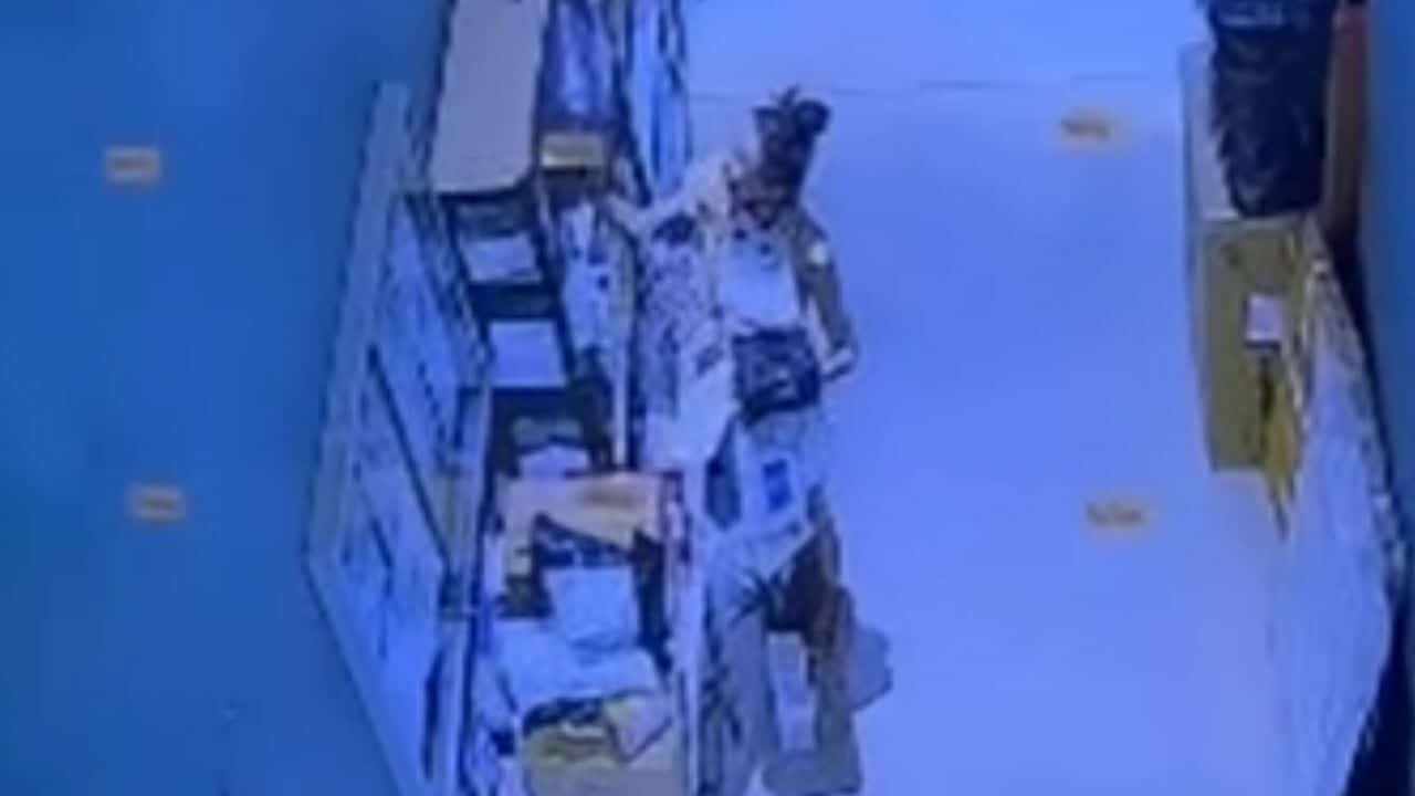 Bangkok transwoman caught on CCTV stealing neighbours' parcels | News by Thaiger