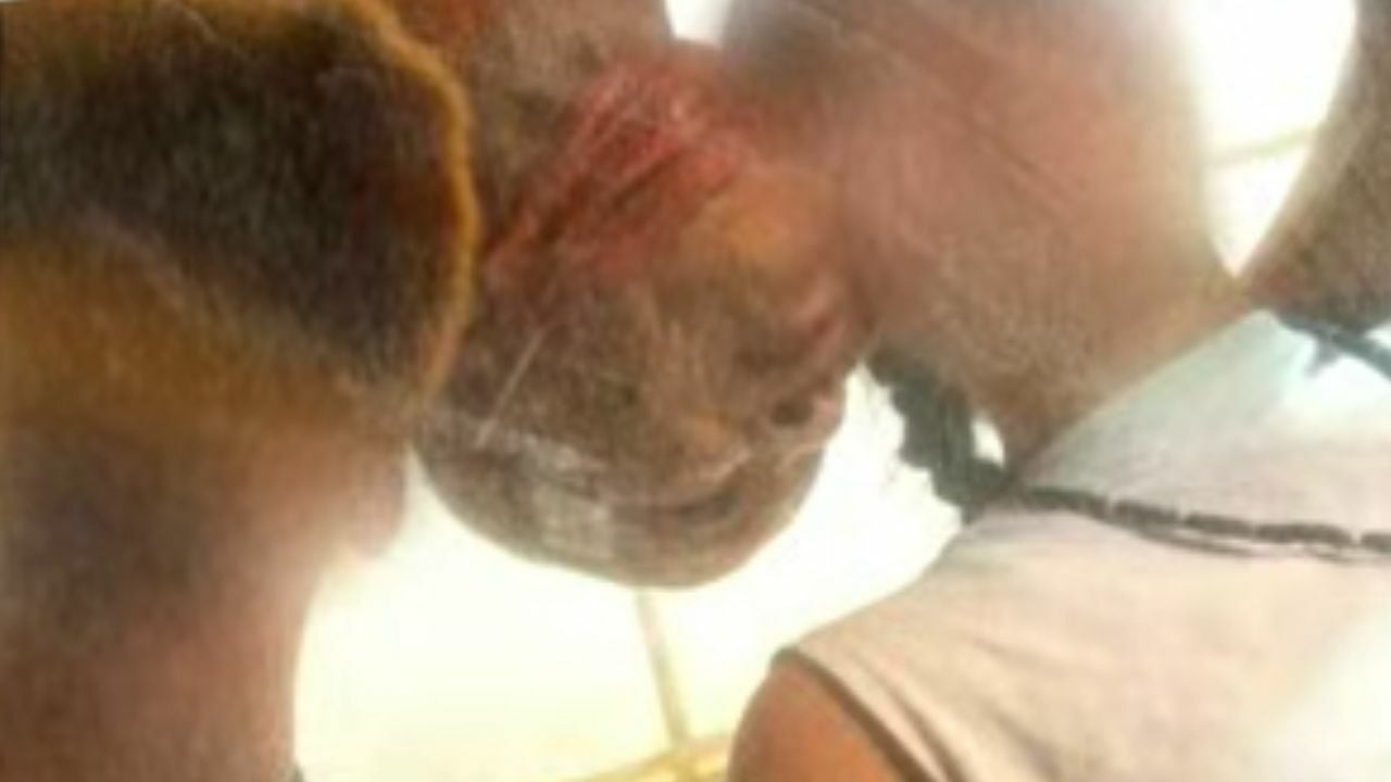 2 British tourists expose Chiang Mai monk for inappropriate kissing