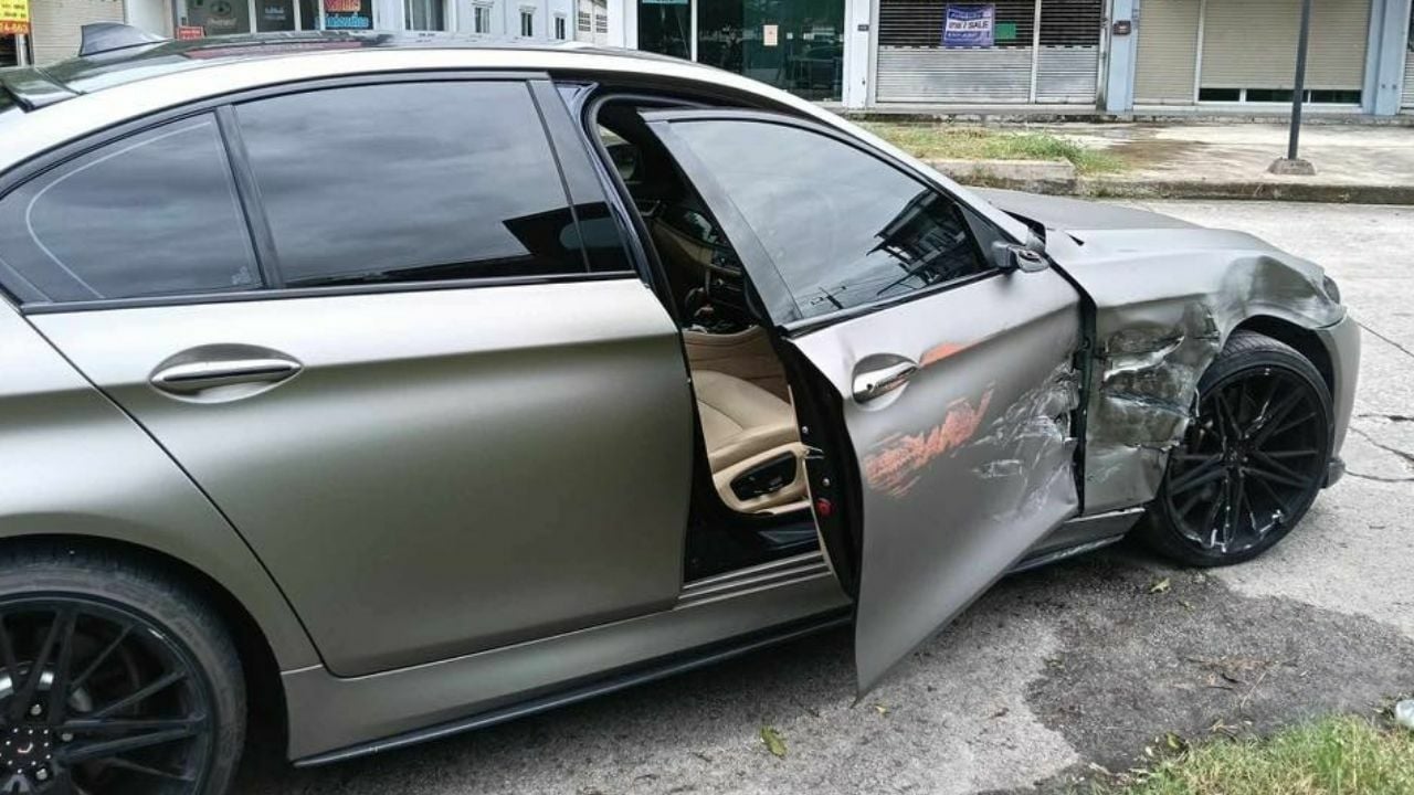 Drunk foreign BMW driver crashes in Phang Nga, tries to bribe police