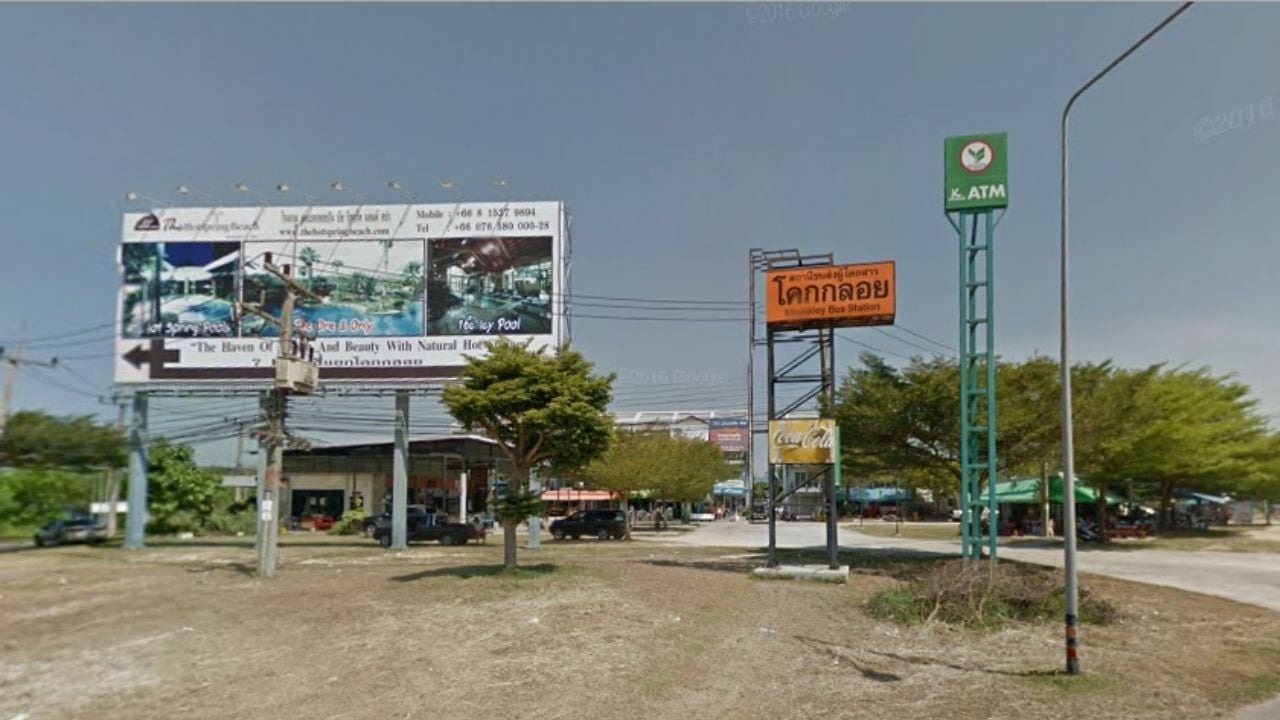 Drunk foreigner crashes BMW in Phang Nga