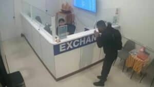 Indian thief performs wai before fleeing with 93,000 baht