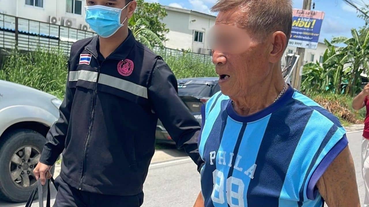 Thai son denies abandoning old father in Samut Prakan