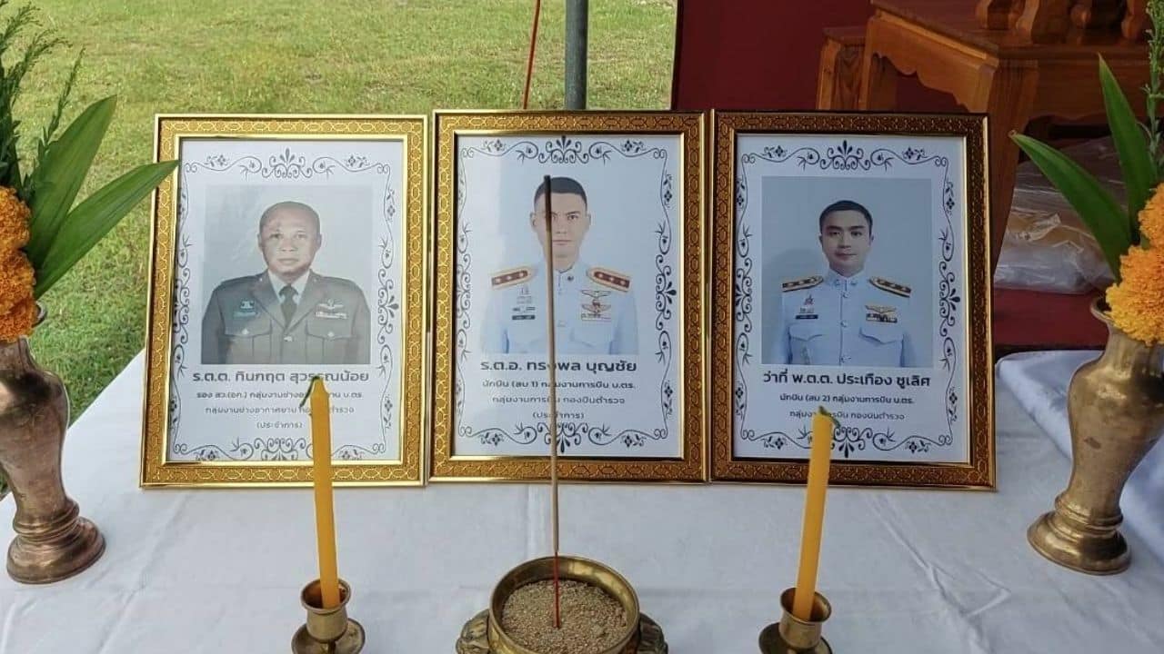 Police die in helicopter crash