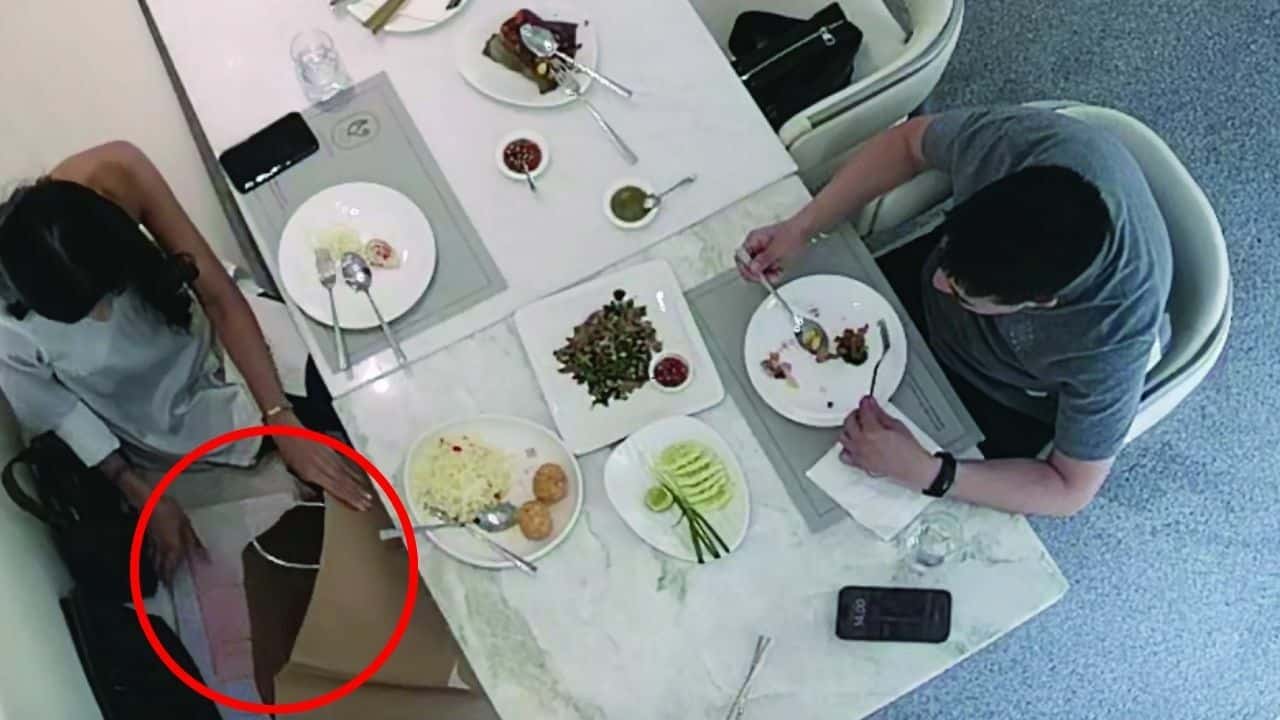 Foreign restaurateurs accused of stealing menu from Bangkok eatery