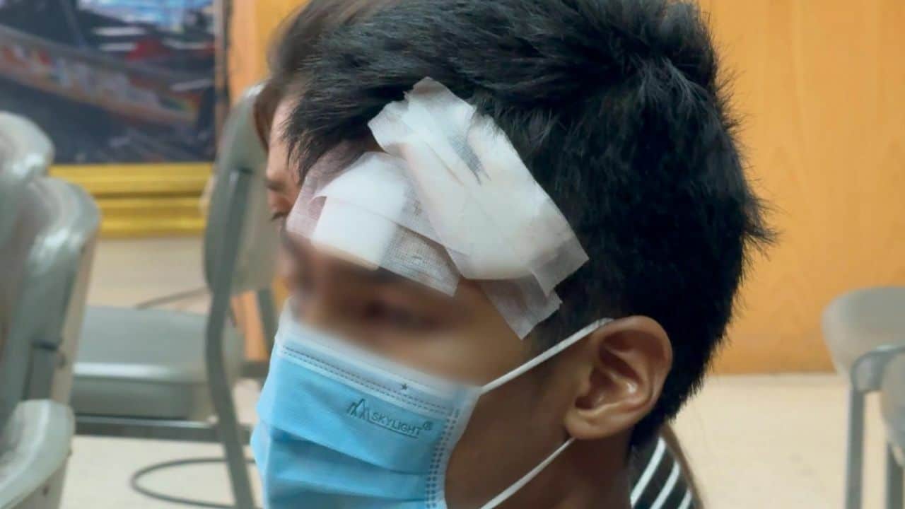 Couple attacks and stabs delivery worker
