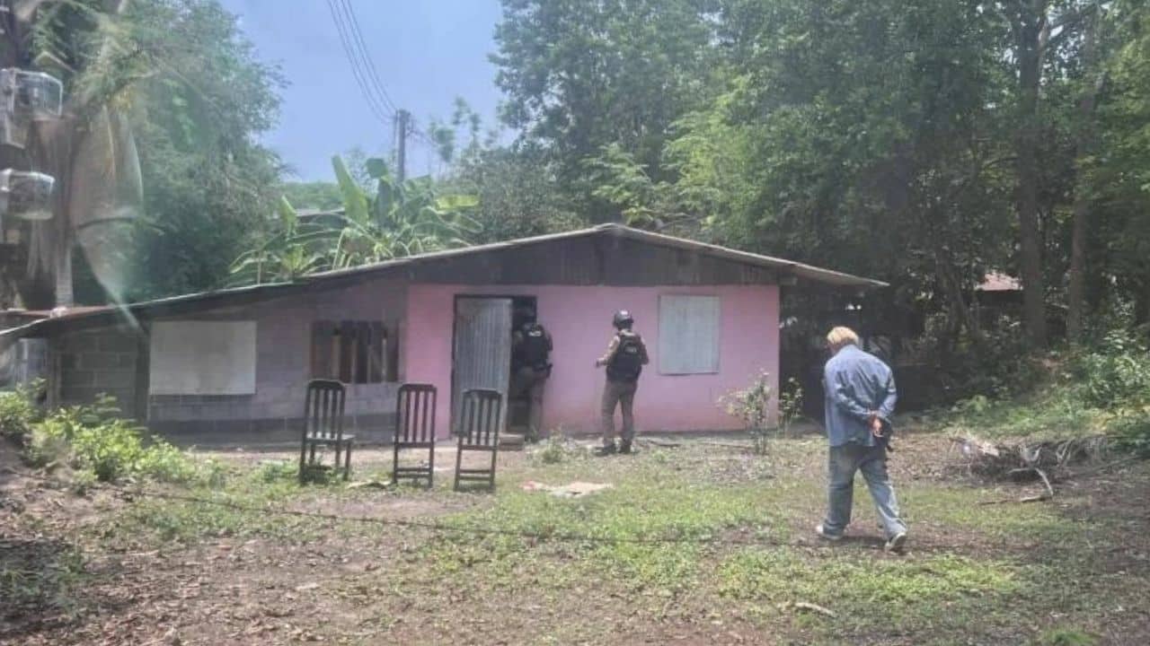 Illegal medical centre and healer in Prachin Buri
