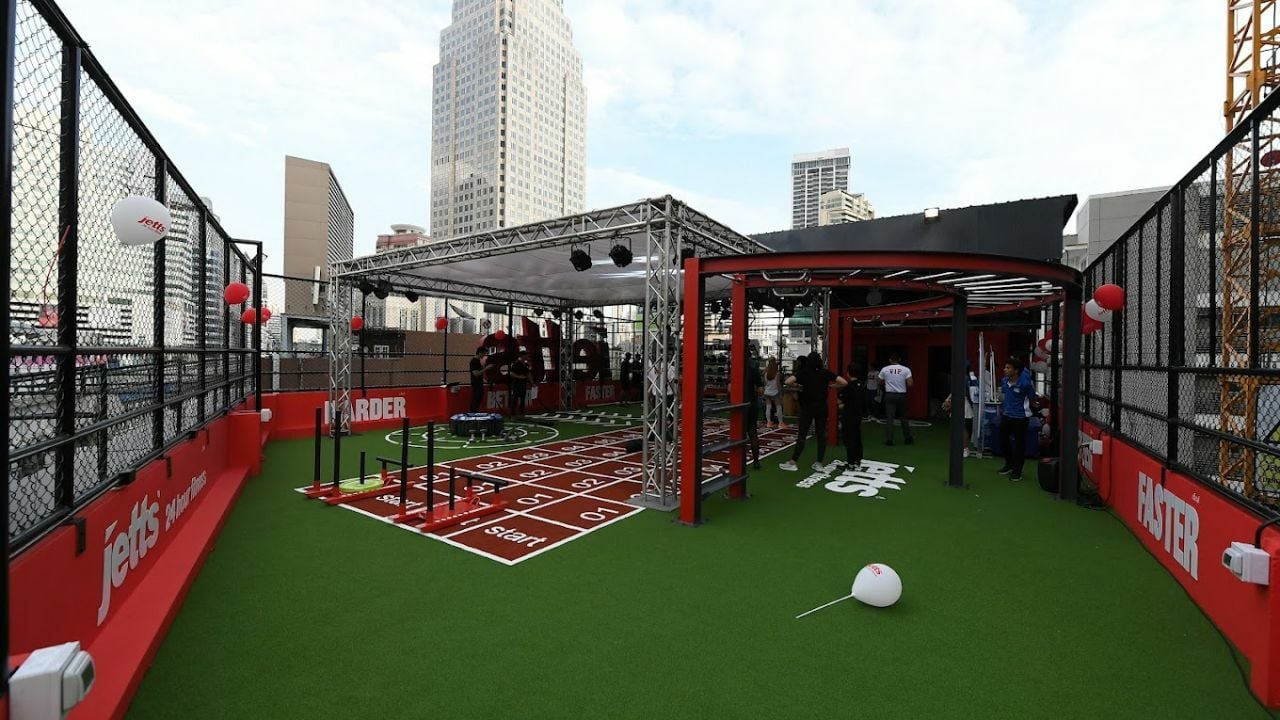 Jetts Asoke, one of the best gyms in Bangkok