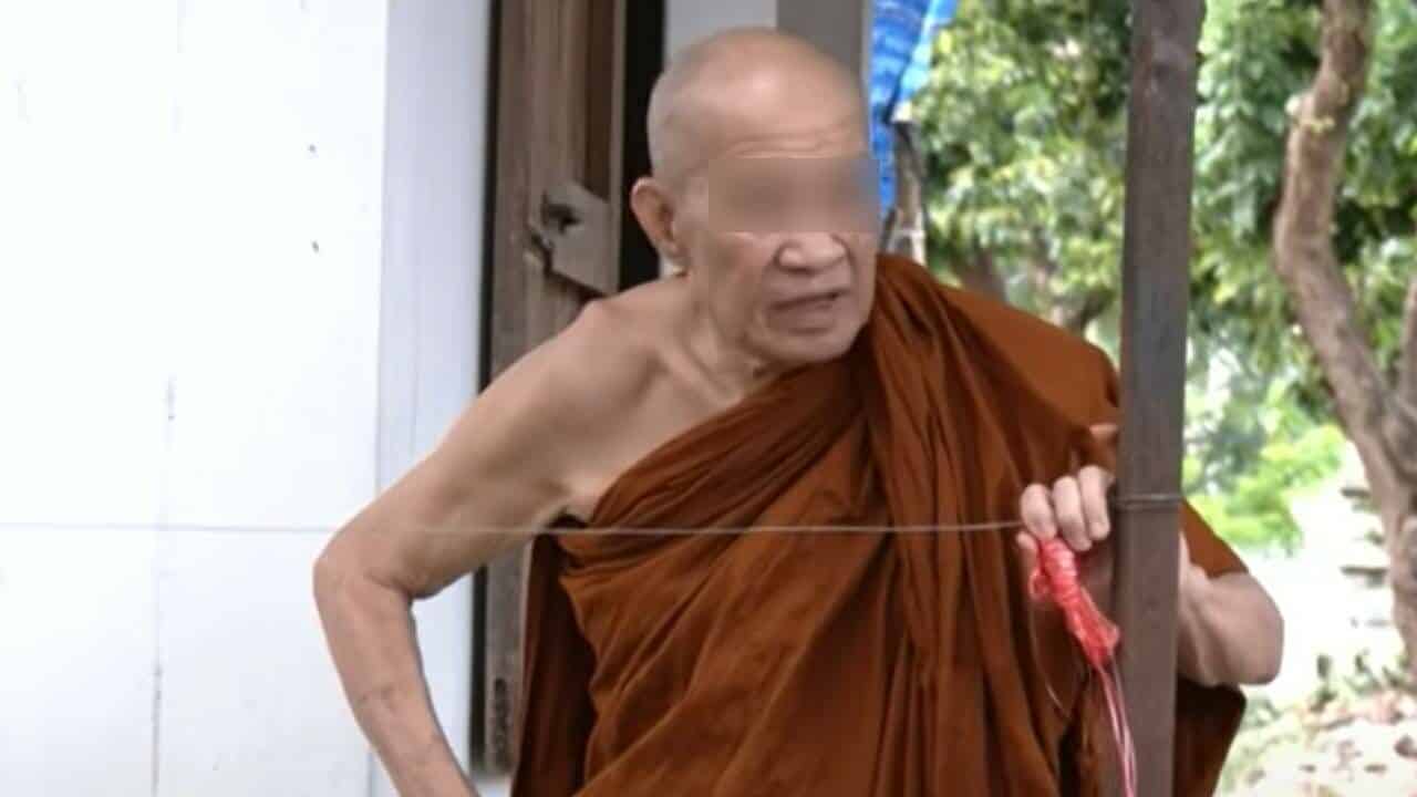 Monk complained foreigners rudely after his inappropriate act exposed