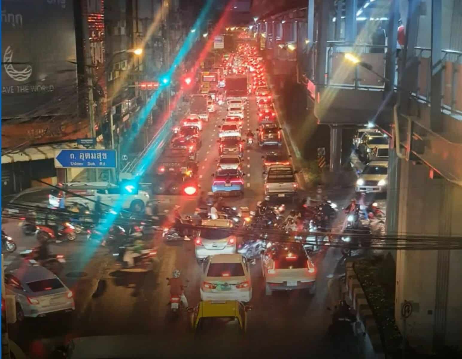 Bangkok’s Bang Na gridlocked by floods and traffic (video) | News by Thaiger