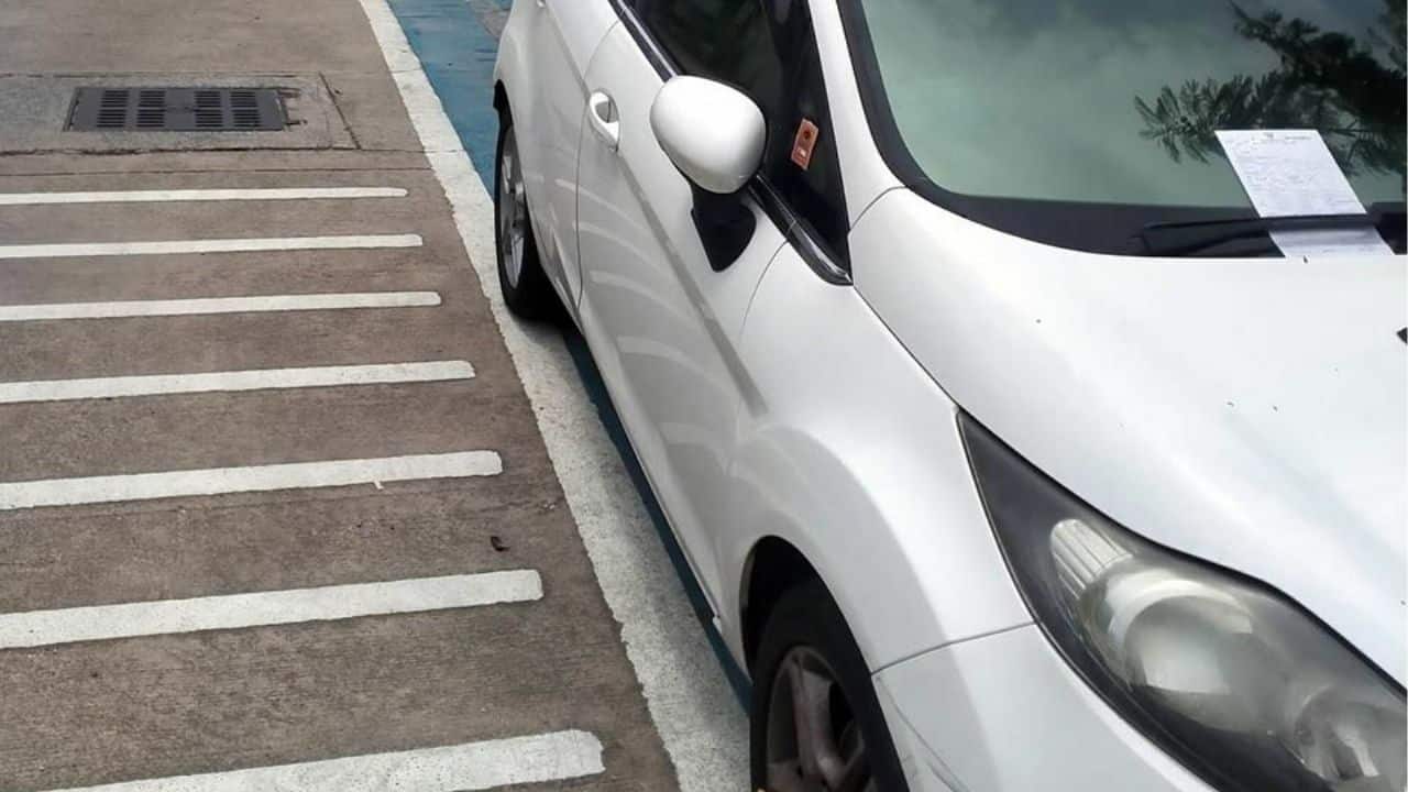 Pattaya cracks down on cars blocking wheelchair paths