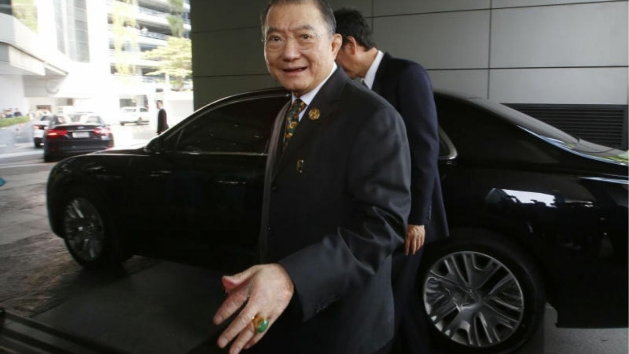 Thai billionaire passes empire torch to next generation