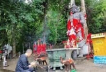 Phayao’s Thao Wessuwan statue draws lottery hopefuls