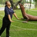 Giant monitor lizard statue draws crowds to Bangkok park | Thaiger
