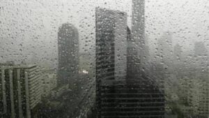Heavy rain lashes 43 provinces, Bangkok braces for floods
