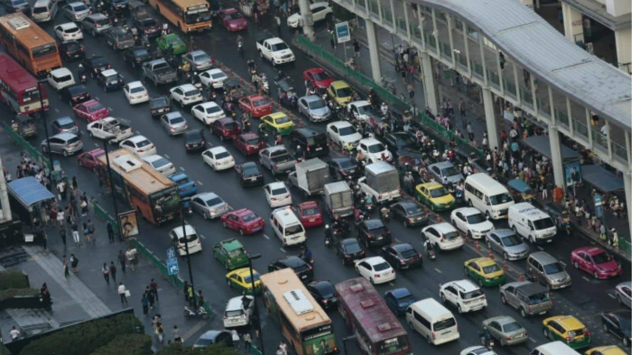 Bangkok trials smart traffic system at 72 city intersections