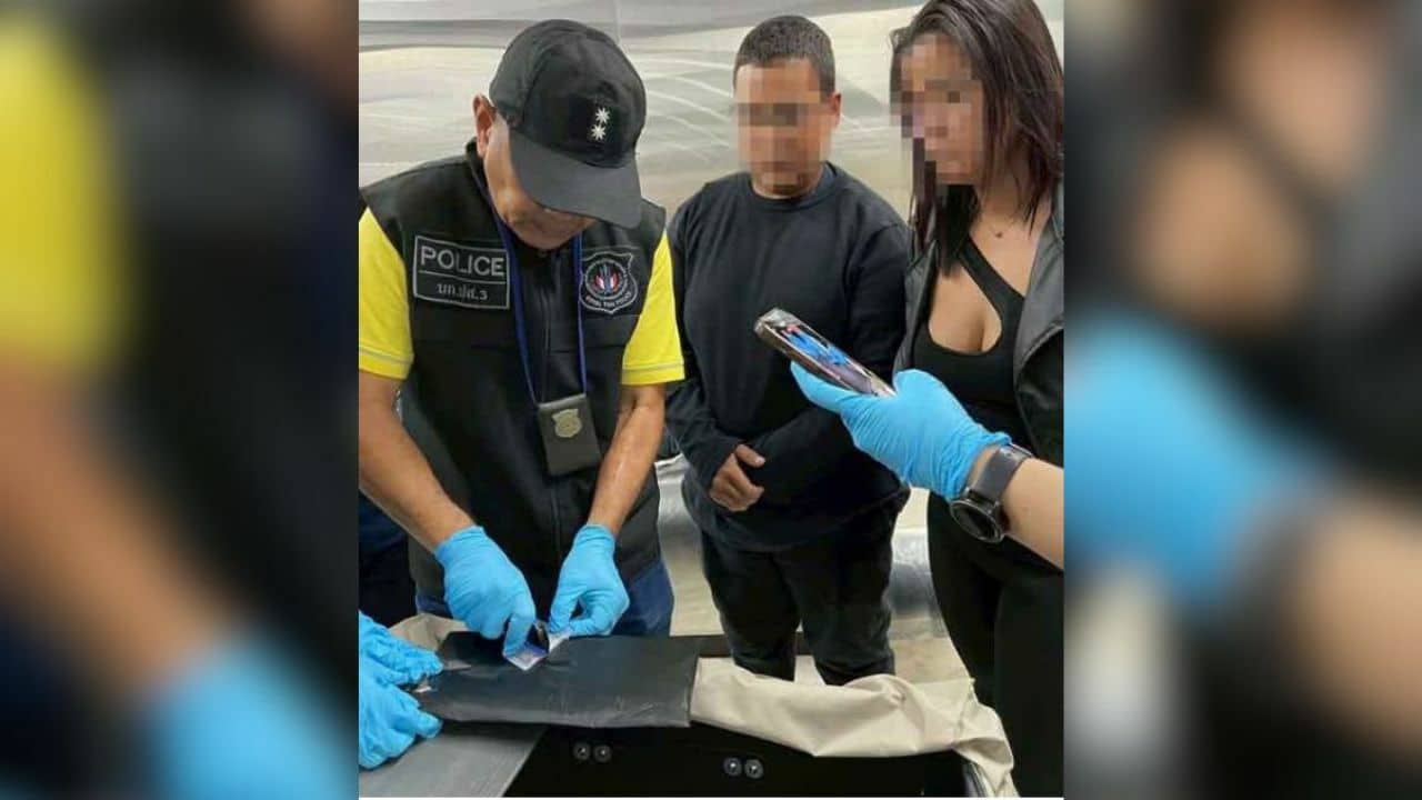 Brazilian duo caught with 22 million baht cocaine at Bangkok airport