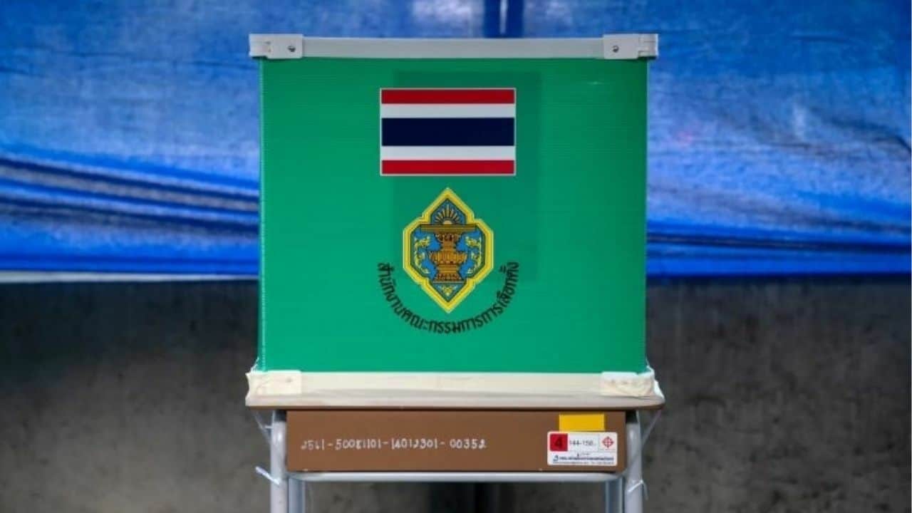 Million-baht bounty: EC offers big cash for election snitching