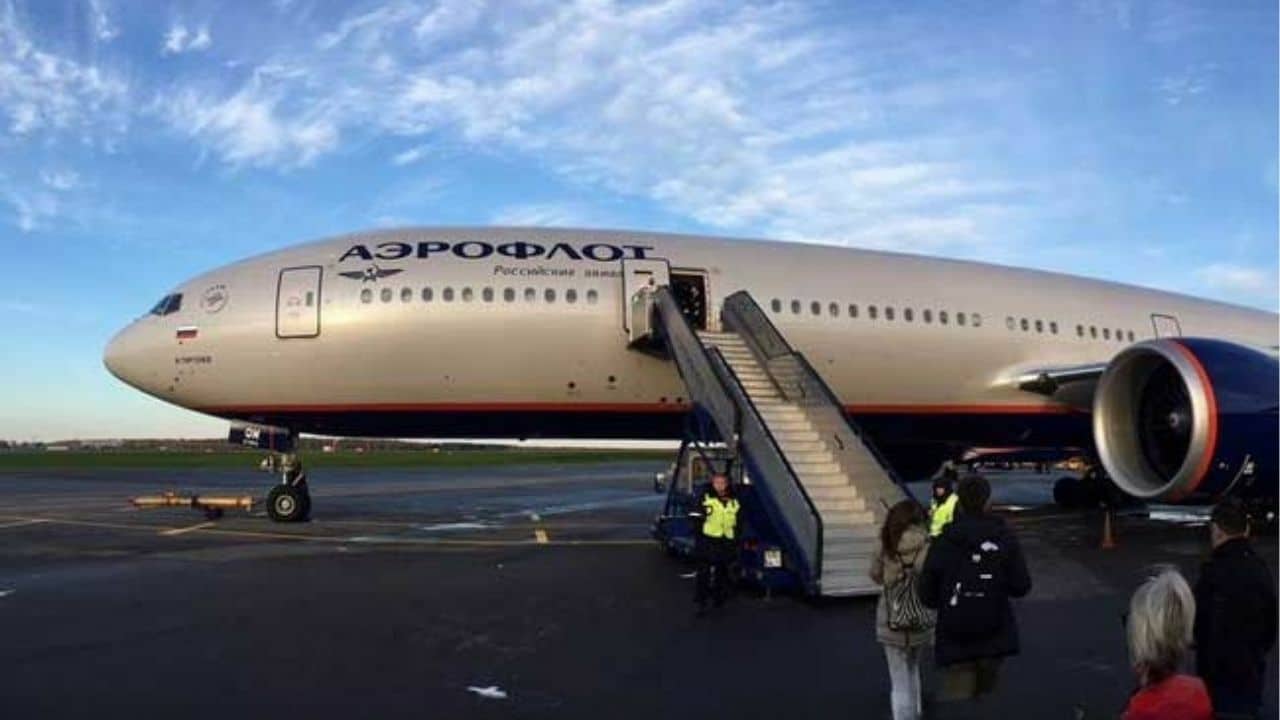 Bangkok–Moscow flight diverts to Delhi after mid-air fume scare