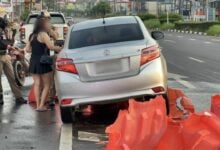 Intoxicated karaoke workers crash into barriers in Trat