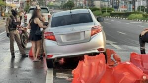 Intoxicated karaoke workers crash into barriers in Trat
