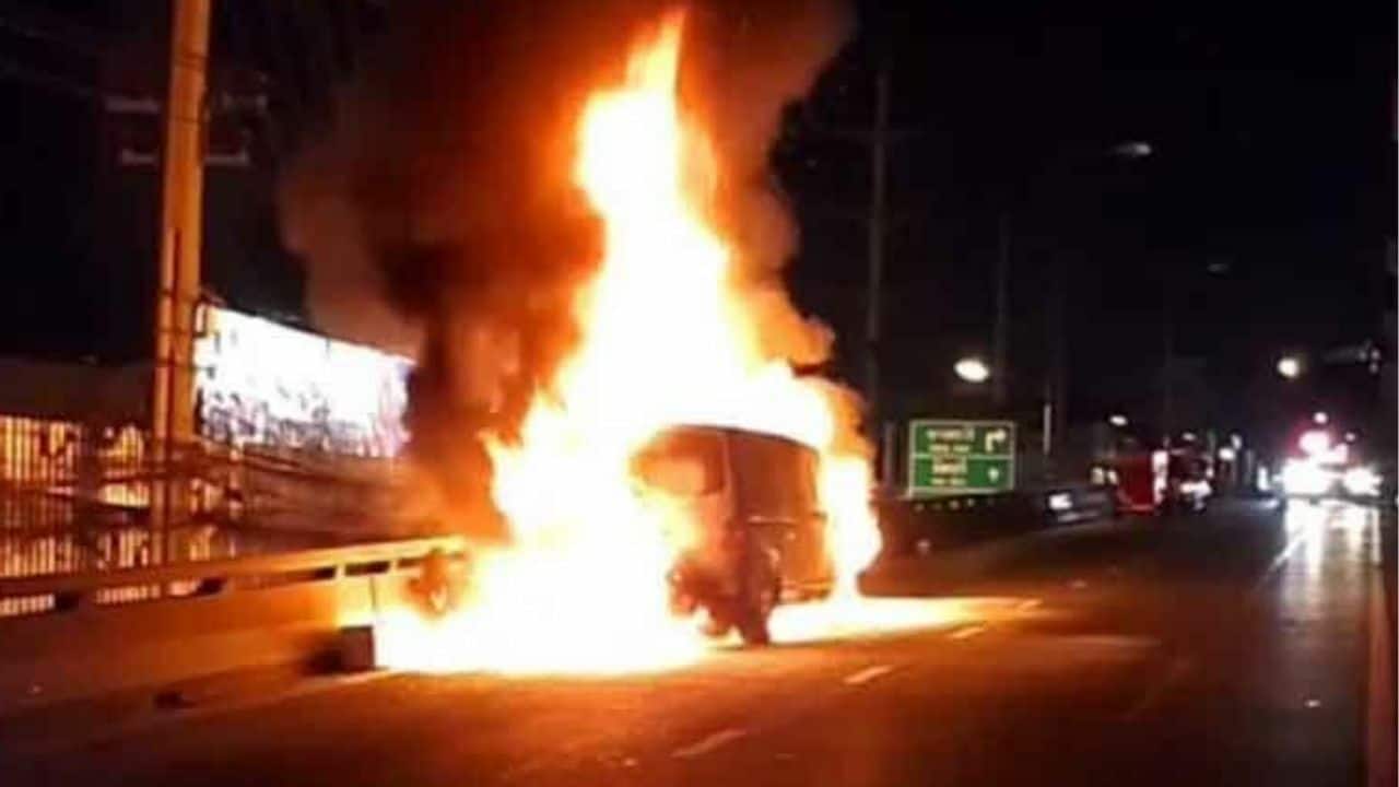 Van fire on Bangkok bridge disrupts traffic, no injuries