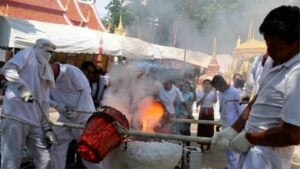 Residents seek lucky incense numbers at Phetchabun ceremony