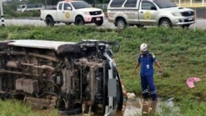 Ten voters in van accident en route to Sisaket