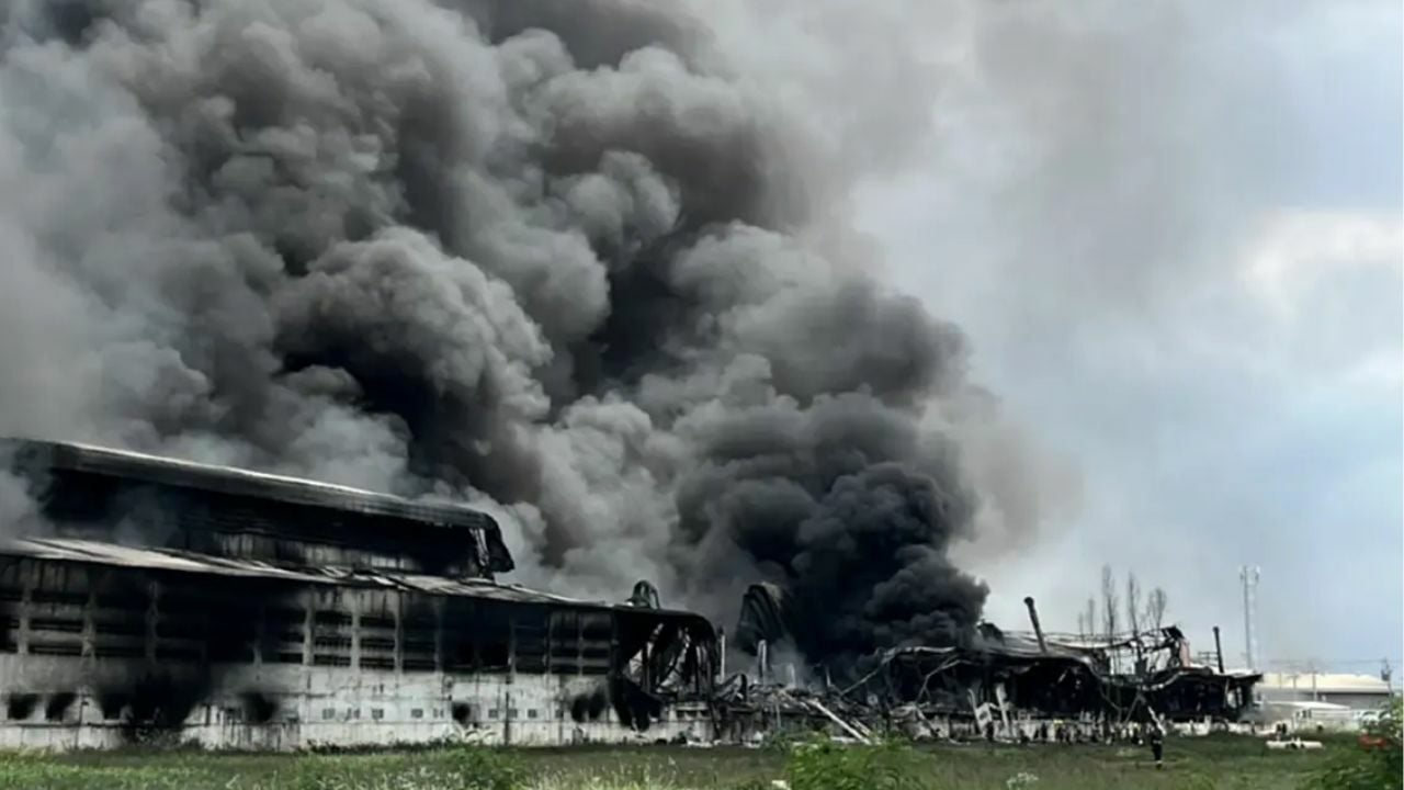 Fire at Bangkok factory causes toxic air pollution and evacuation