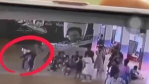 Trang child allegedly kicked by parent during school incident (video)