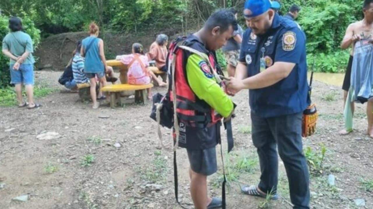 Teen drowns at popular waterfall in Uttaradit province