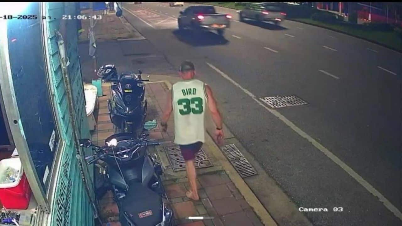 Rescue volunteer shocked as foreigner trashes Pattaya booth
