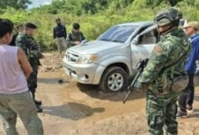 Troops foil vehicle smuggling at Tak province border