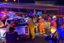 Motorway crash in Chon Buri leaves three trapped in wreckage