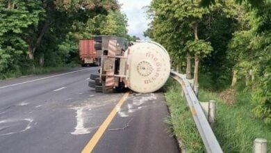 Overturned LPG truck causes road closure in Prachuap Khiri Khan