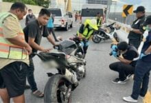 23 year old dies in big bike crash on Nonthaburi bridge