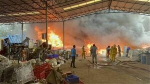 Fire at Sa Kaeo warehouse sends smoke across city