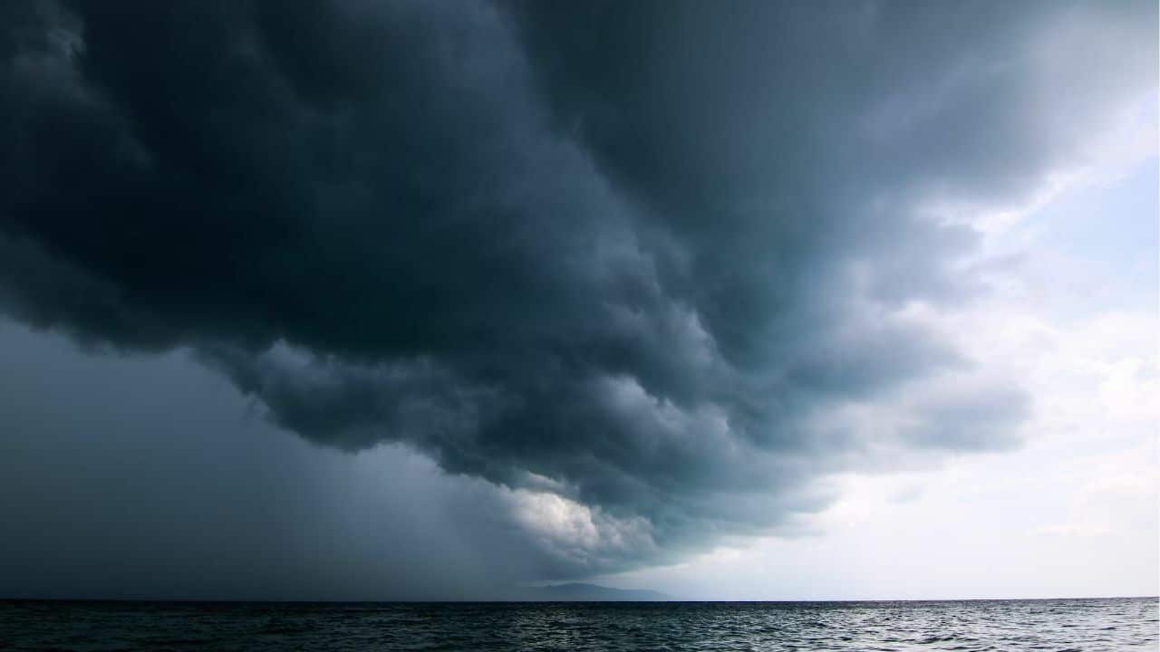Thai weather alert: storms and strong winds in 53 provinces