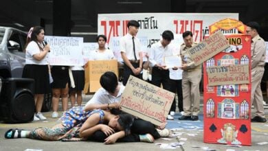 PM defends casino complex plan amid public outcry